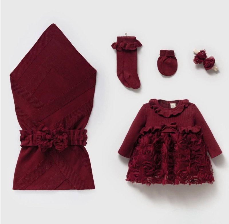 طقم فستان حديث ولاده ٦ قطع  🪡