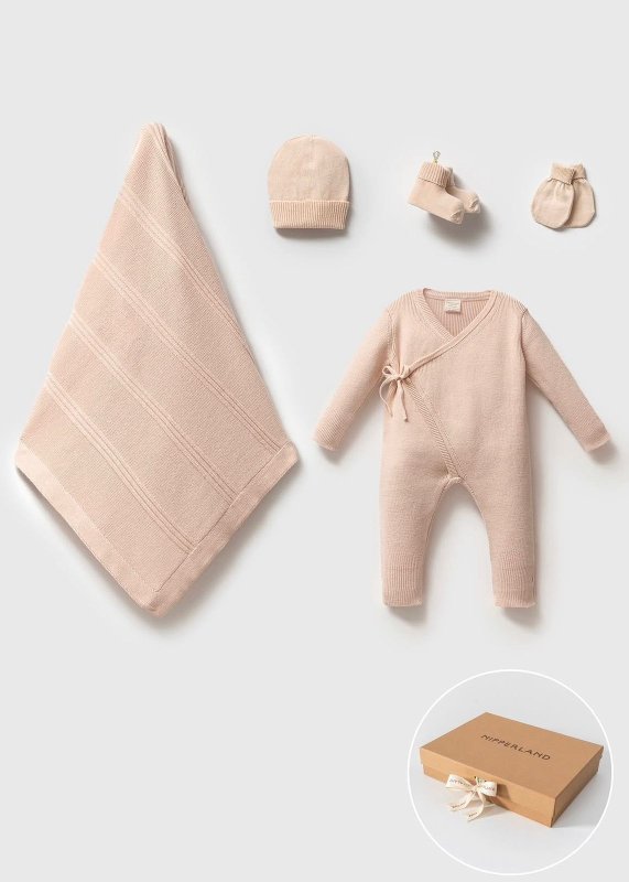 طقم حديث ولاده ٥ قطع قطن عضوي طبيعي🪡