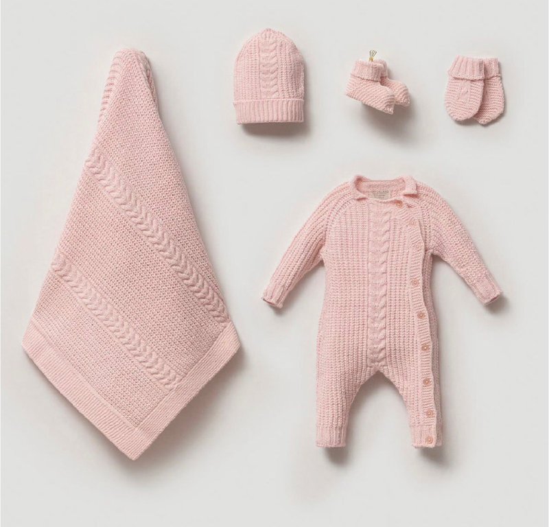 طقم حديث ولاده ٥ قطع صوف طبيعي🪡